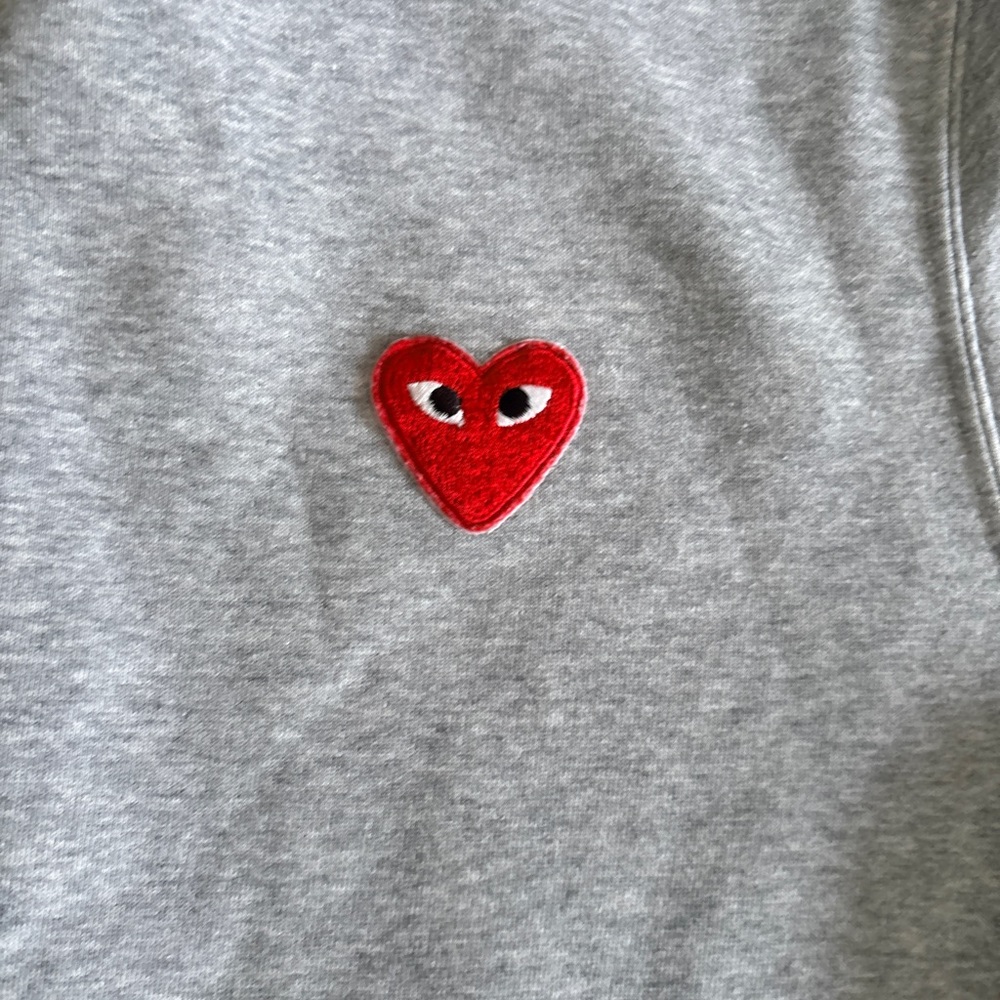Comme des Garcons PLAY Gray Hoodie with Red Logo - Picture 4 of 4